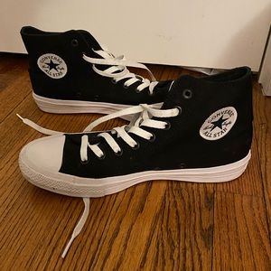 Converse All Stars - Black - Mens 8.5, Womens 10.5